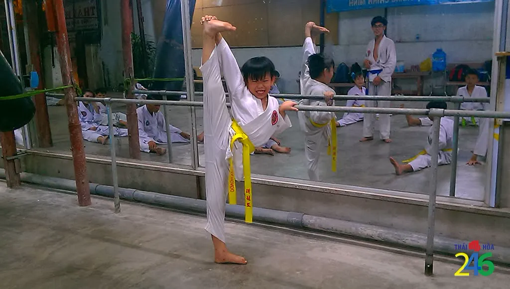 Tập Taekwondo tại nhà: giáo án đơn giản, an toàn và hiệu quả